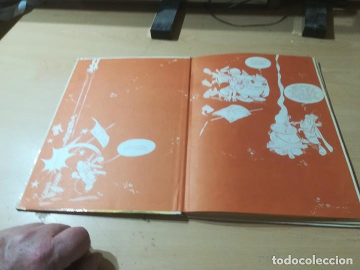 C&oacute;mics: LA HOZ DE ORO / ASTERIX / BRUGUERA / AM46 - Foto 3