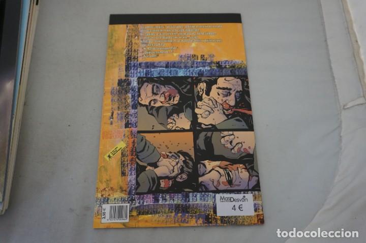 C&oacute;mics: 18C/ MAX - ALIAS - 3 - BENDIS, GAYDOS - Foto 5
