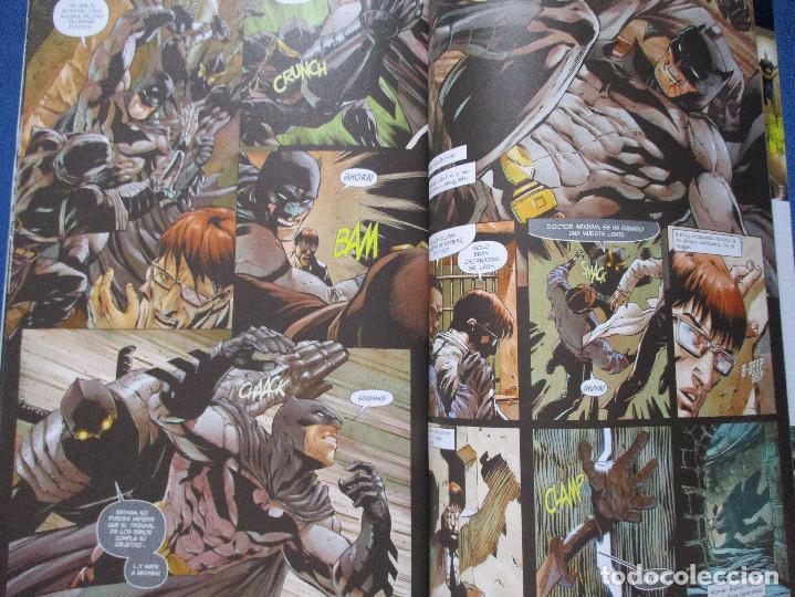 C&oacute;mics: DC / BATMAN N.&ordm; 8 LA NOCHE DE LOS B&Uacute;HOS - PARTE 2 &middot; ECC - Foto 5
