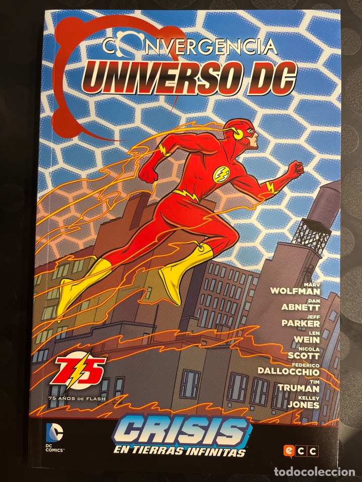 C&oacute;mics: CONVERGENCIA : EL UNIVERSO DC CONVERGE EN CRISIS EN TIERRAS INFINITAS DC ECC ( 2015 ) - Foto 1