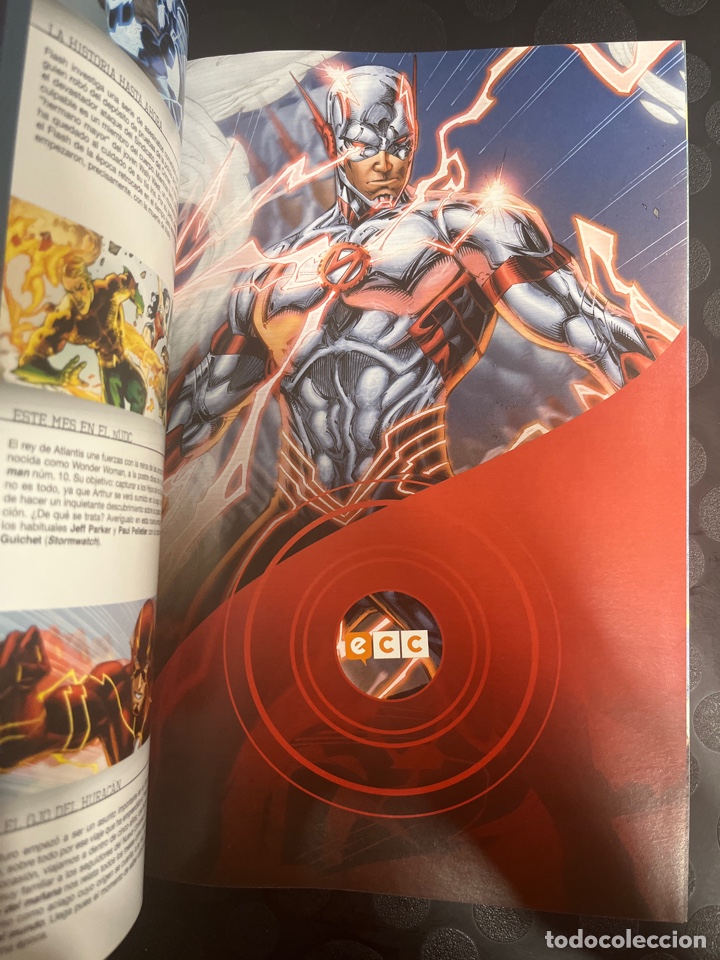 C&oacute;mics: FLASH N.10 CONTRA EL FLASH DEL FUTURO ECC NUEVO UNIVERSO DC ( 2012/&hellip; ) - Foto 3