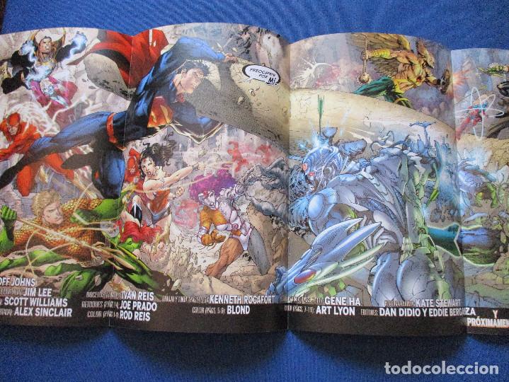 C&oacute;mics: DC / LIGA DE LA JUSTICIA N.&ordm; 16 de GEOFF JOHNS &middot; ECC - Foto 2
