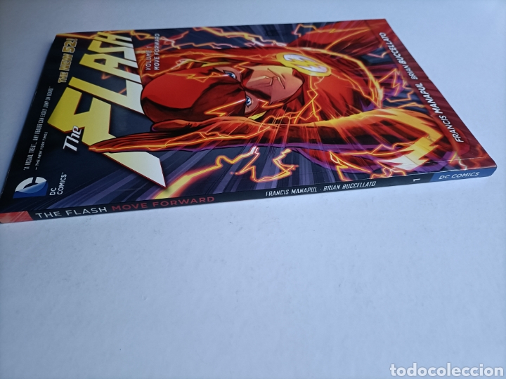C&oacute;mics: The Flash Volume 1 Move Forward - Foto 5