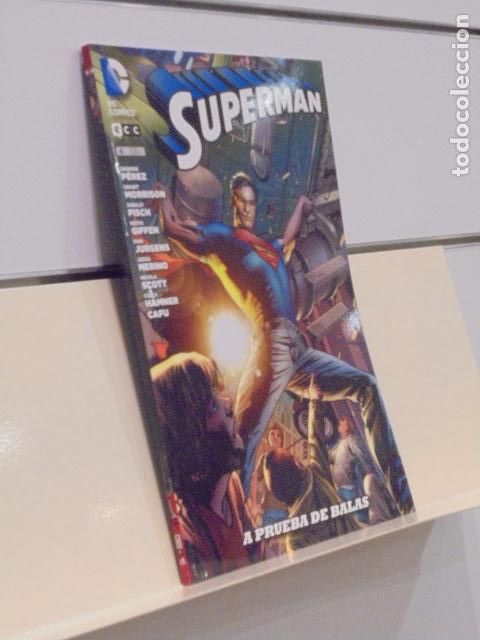 C&oacute;mics: SUPERMAN N&ordm; 4 GEORGE PEREZ DC - ECC OFERTA - Foto 1