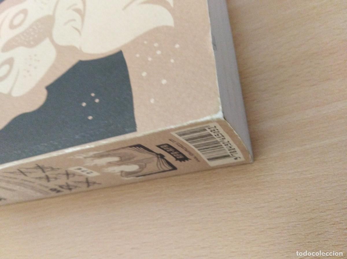 C&oacute;mics: OMBLIGO SIN FONDO. Dash Shaw - Foto 5