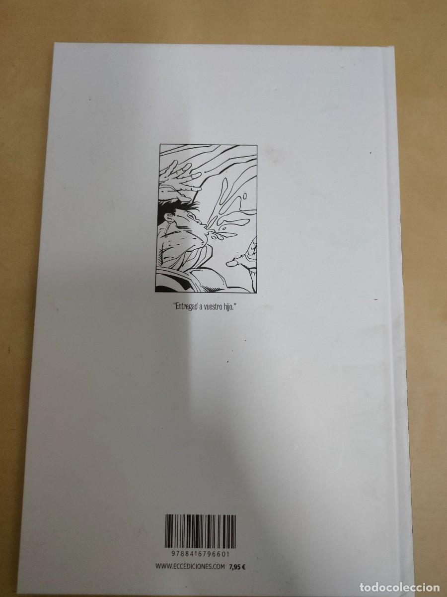C&oacute;mics: Batman Caballero Oscuro III La Raza Superior Libro 4 ECC - Foto 2