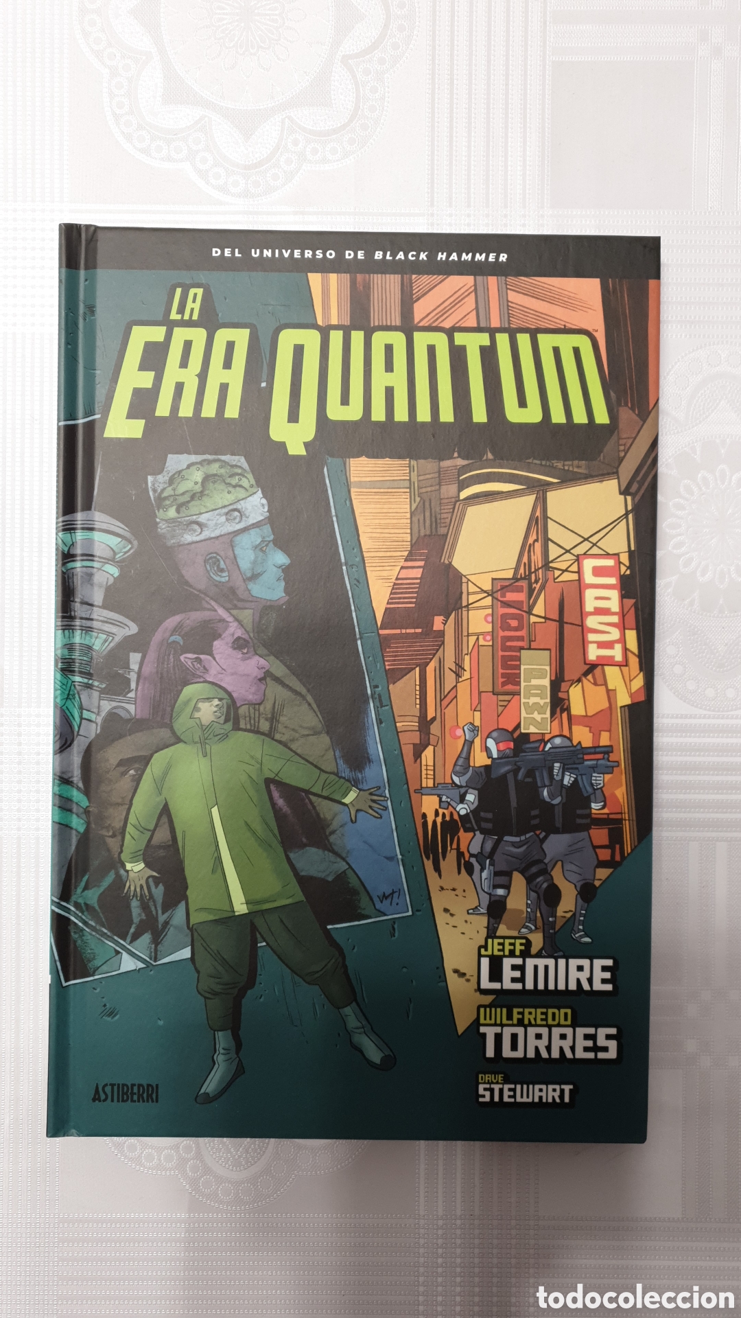 C&oacute;mics: La era Quantum, Lemire/Torres (Black Hammer) - Foto 1