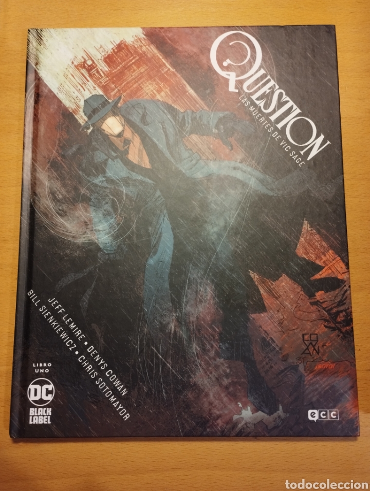 C&oacute;mics: QUESTION. LAS MUERTES DE VIC SACE. LIBRO UNO (JEFF LEMIRE / DENYS COWAN) - Foto 1