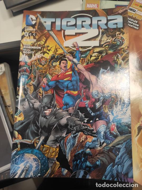 C&oacute;mics: TIERRA 2 N&ordm; 1, de JAMES ROBINSON y NICOLA SCOTT. ECC C&Oacute;MICS - Foto 1