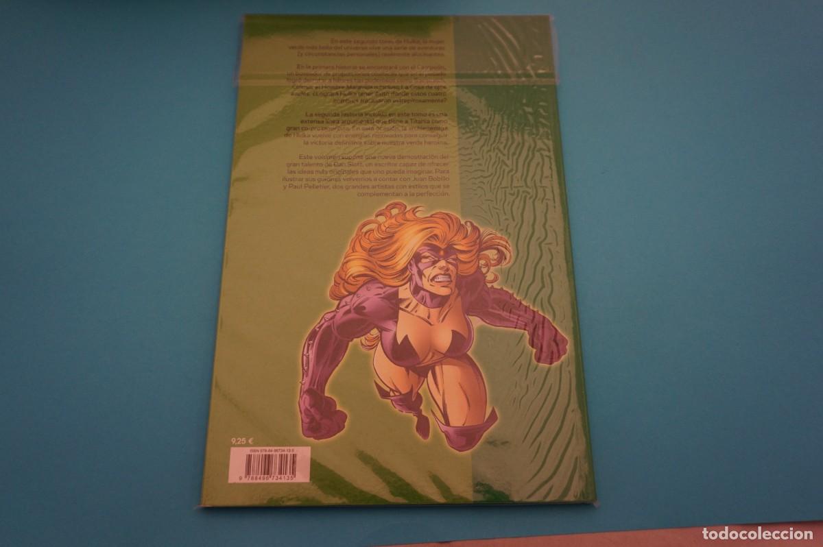 C&oacute;mics: 18D/ HULKA - TITANIA / MARVEL PANINI COMICS - Foto 2