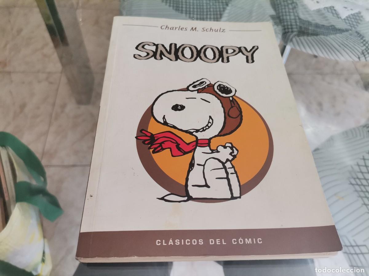 C&oacute;mics: SNOOPY CHARLES M. SCHULZ CL&Aacute;SICOS DEL C&Oacute;MIC 2004 - Foto 1