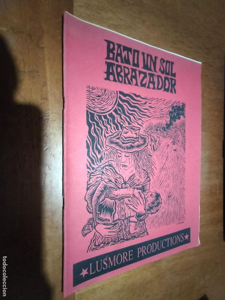 Comics: BAJO UN SOL ABRAZADOR. LUSMORE PRODUCTIONS. AUTOPUBLICADO. GRAPA. BUEN ESTADO. DIFICIL