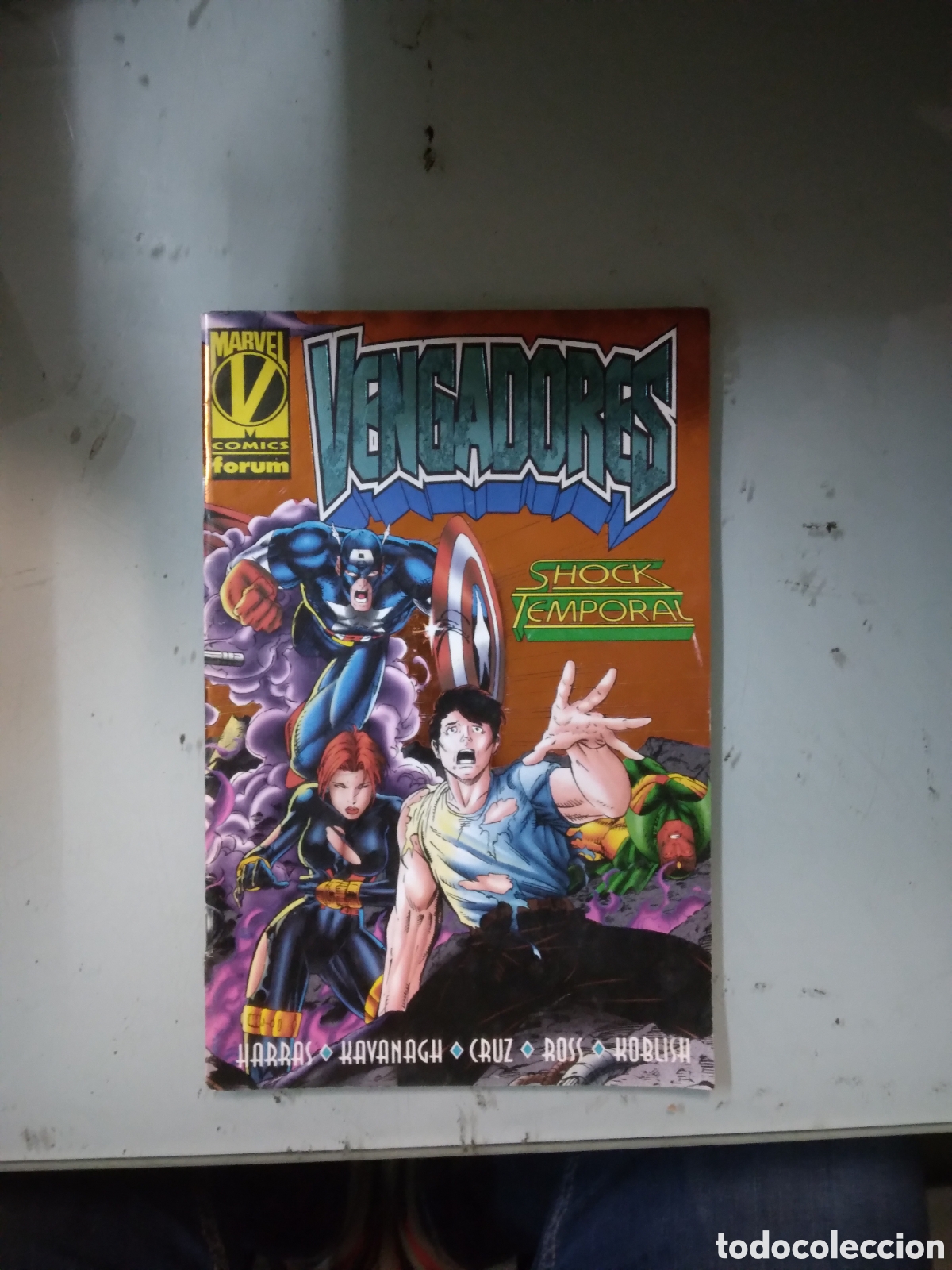 C&oacute;mics: Marvel Comics Forum, Vengadores, Shock temporal, Grapa 1E - Foto 1