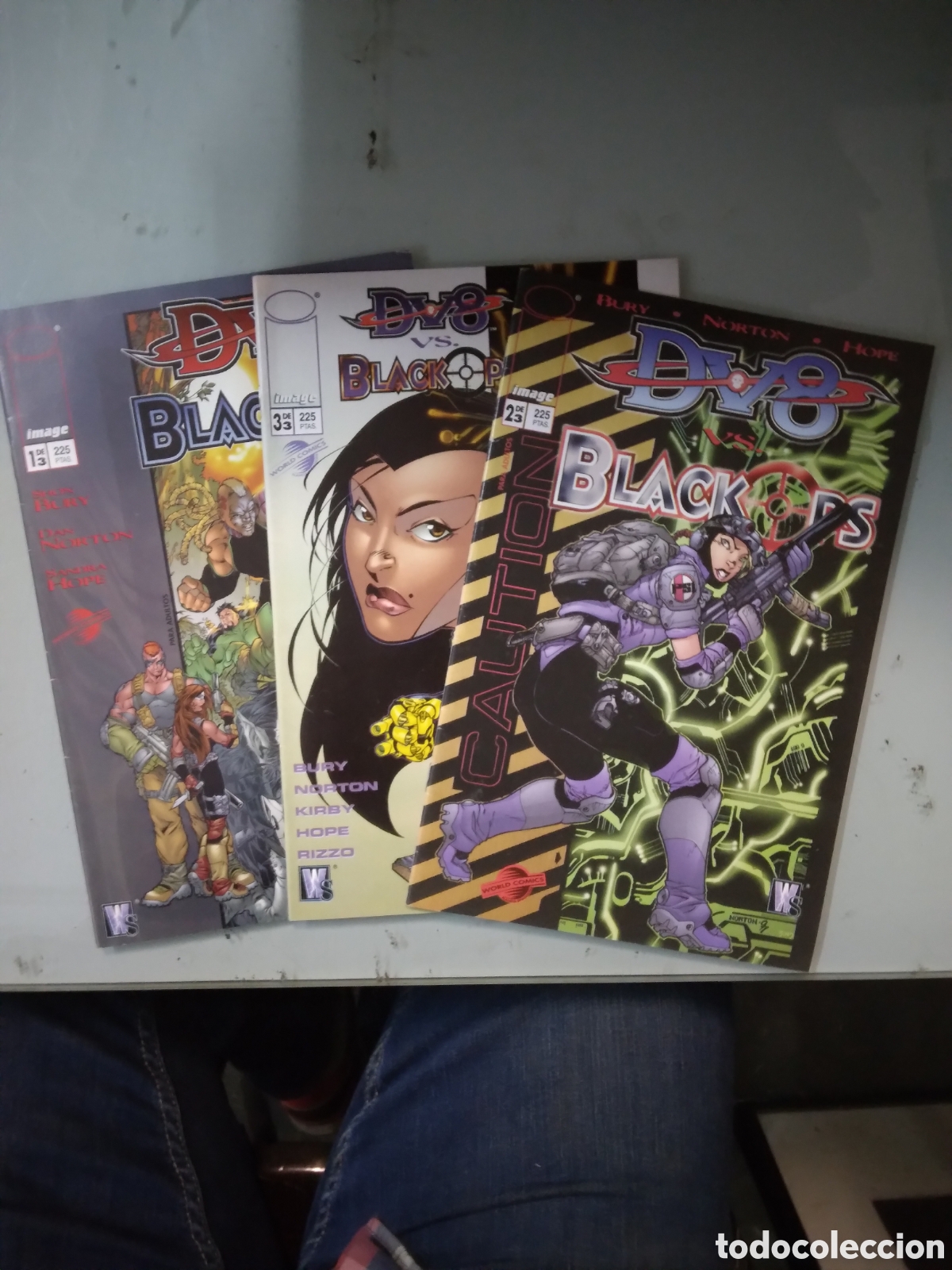 C&oacute;mics: World Comics Image, Dv8 VS Black Ops, 1 al 3, Grapa 2A - Foto 1