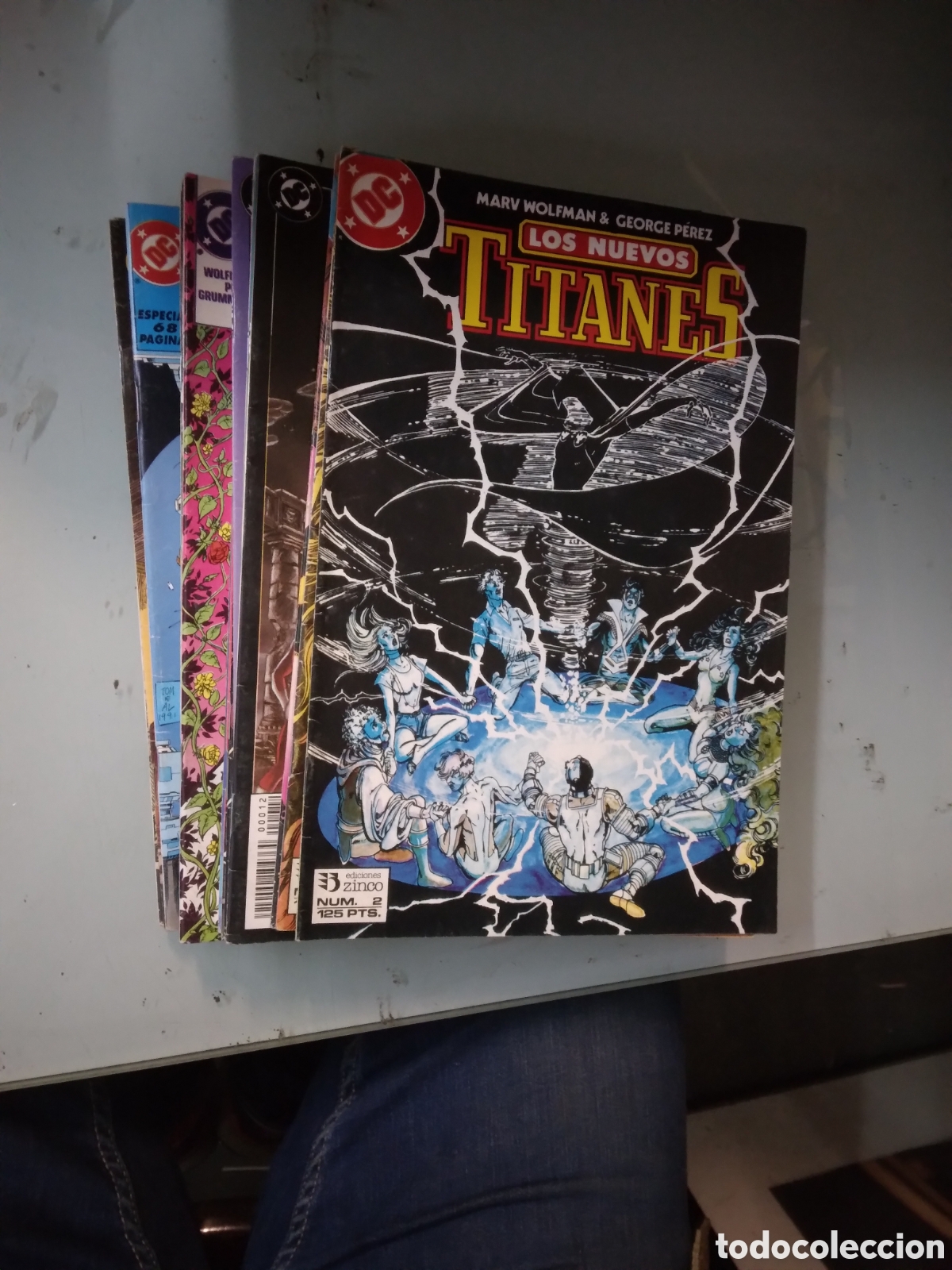 C&oacute;mics: DC, Zinco, Los nuevos titanes, varios n&uacute;meros, Grapa 2C - Foto 1