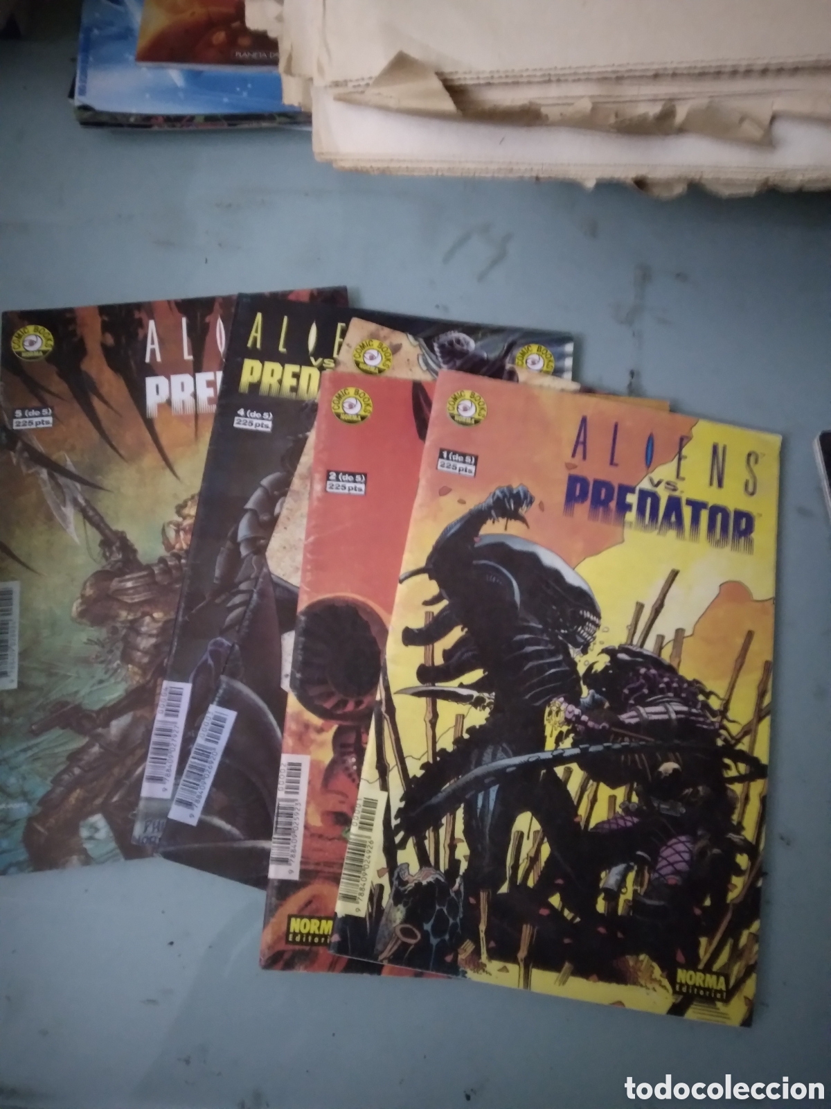 C&oacute;mics: Comics Books, Norma, Aliens VS predator 1 al 5, Grapa 2E - Foto 1