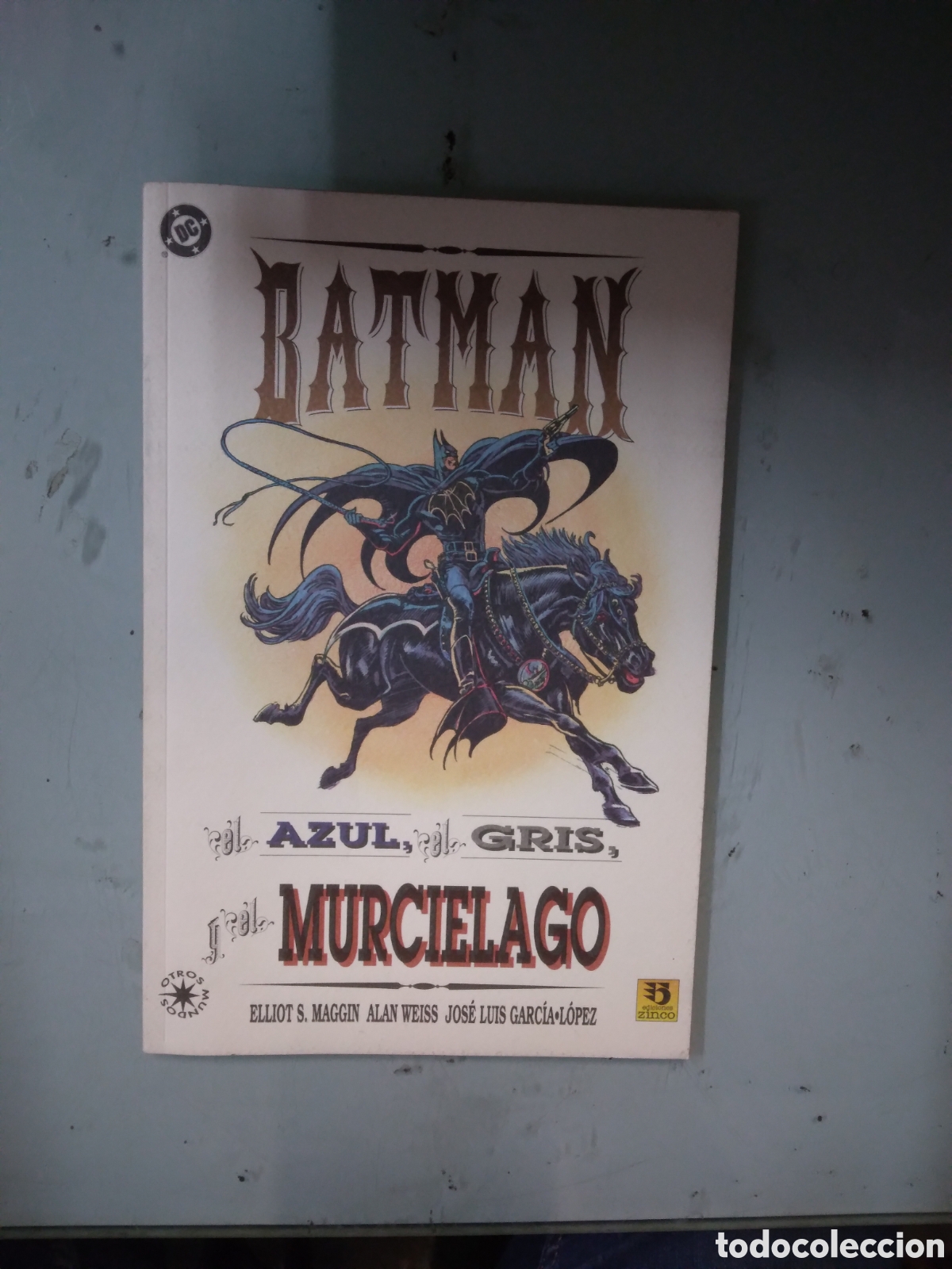 C&oacute;mics: Batman:el.azul, el gris, y el.murcielago,DC,.Zinco - Foto 1