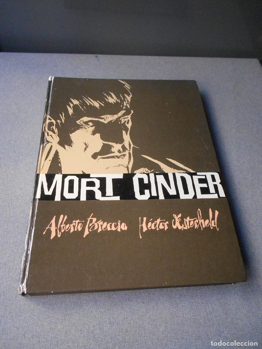 C&oacute;mics: MORT CINDER - Foto 1
