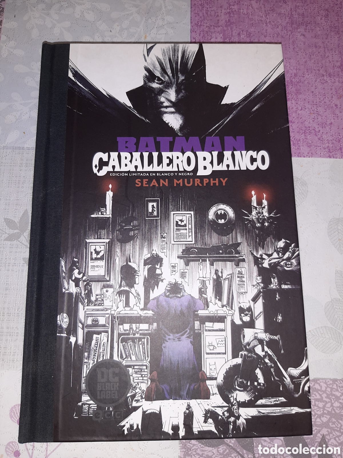 C&oacute;mics: Batman Caballero Blanco, edici&oacute;n limitada en blanco y negro - Foto 1