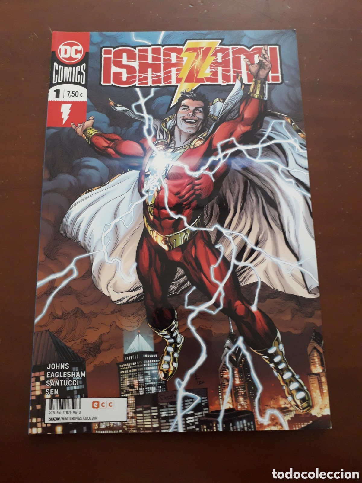 C&oacute;mics: Shazam tomo 1. Geoff Johns. Excelente estado - Foto 1