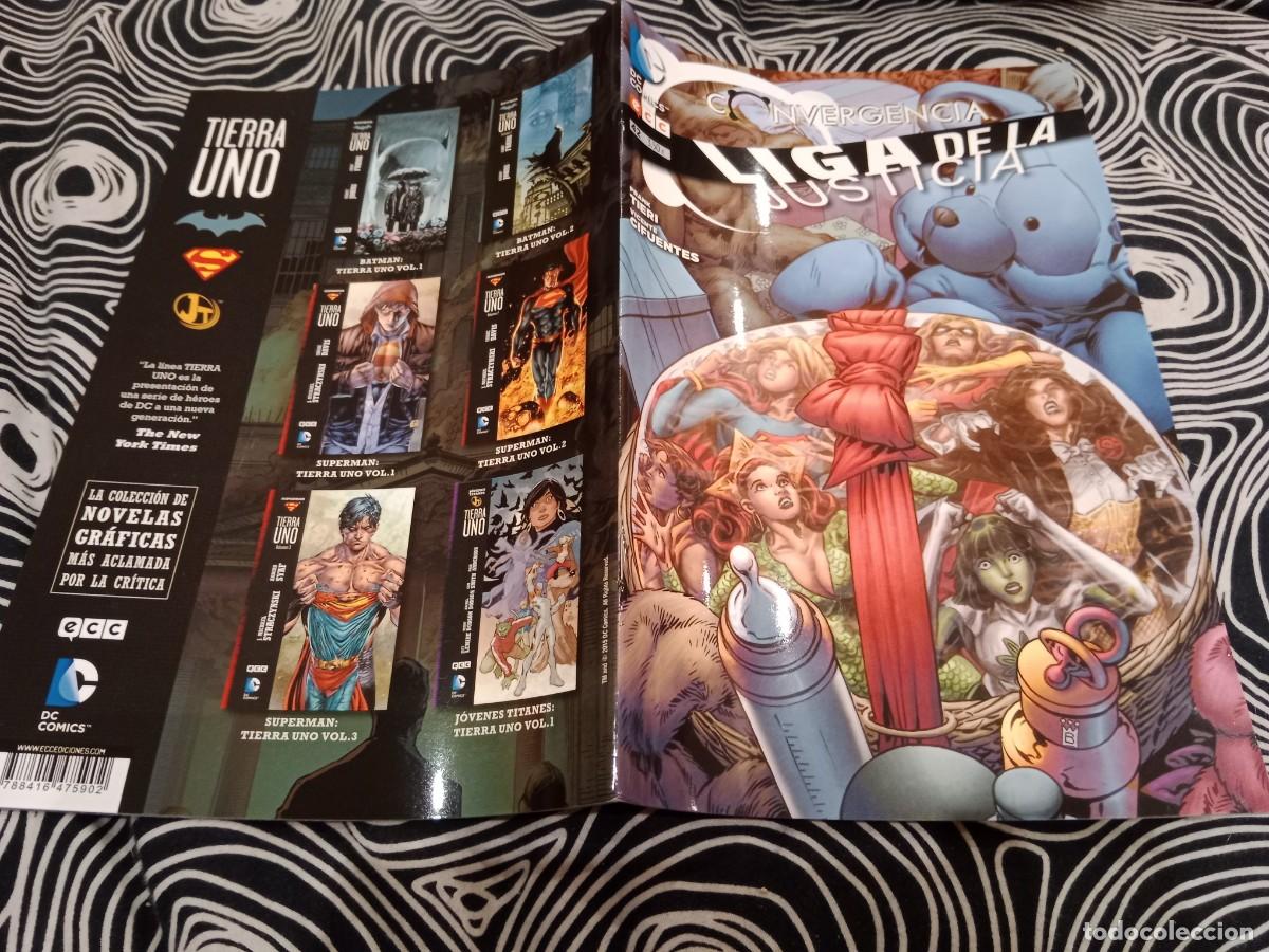 C&oacute;mics: LIGA DE LA JUSTICIA N&ordm;42 DE GEOFF JOHNS &middot; DC / ECC 2015 - Foto 1
