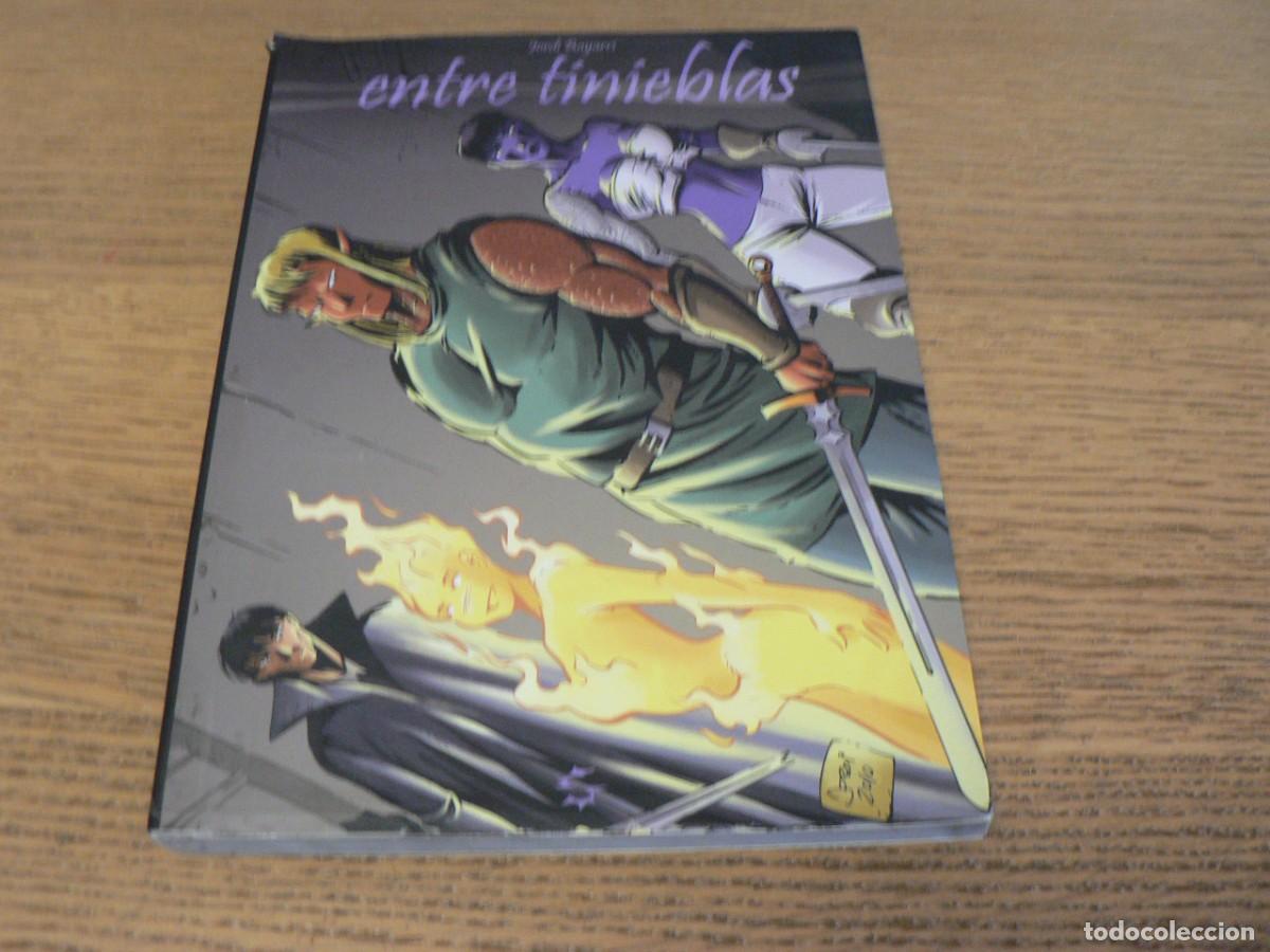C&oacute;mics: ENTRE TINIEBLAS - Foto 1