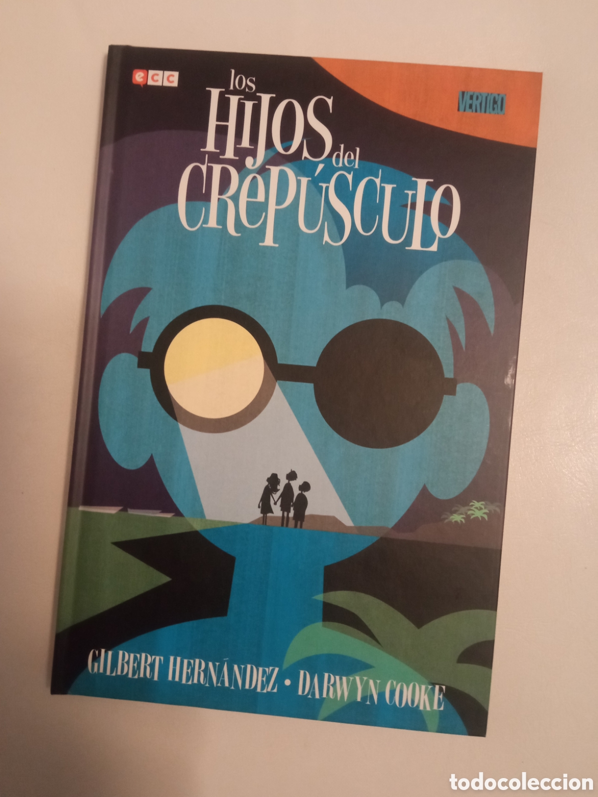 Comics : Tomo Los hijos del crep&uacute;sculo. Tapa dura. DC V&eacute;rtigo