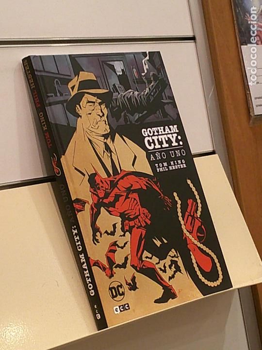C&oacute;mics: GOTHAM CITY: A&Ntilde;O UNO TOM KING TOMO TAPA DURA DC COMICS - ECC - Foto 1