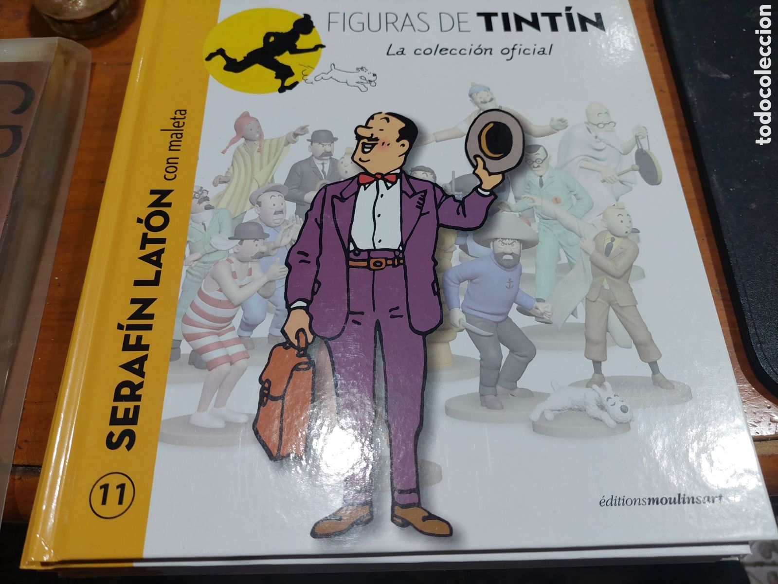C&oacute;mics: Lote de Seis libros de la Colecci&oacute;n FIGURAS DE TINTIN con pasaportes - Foto 2