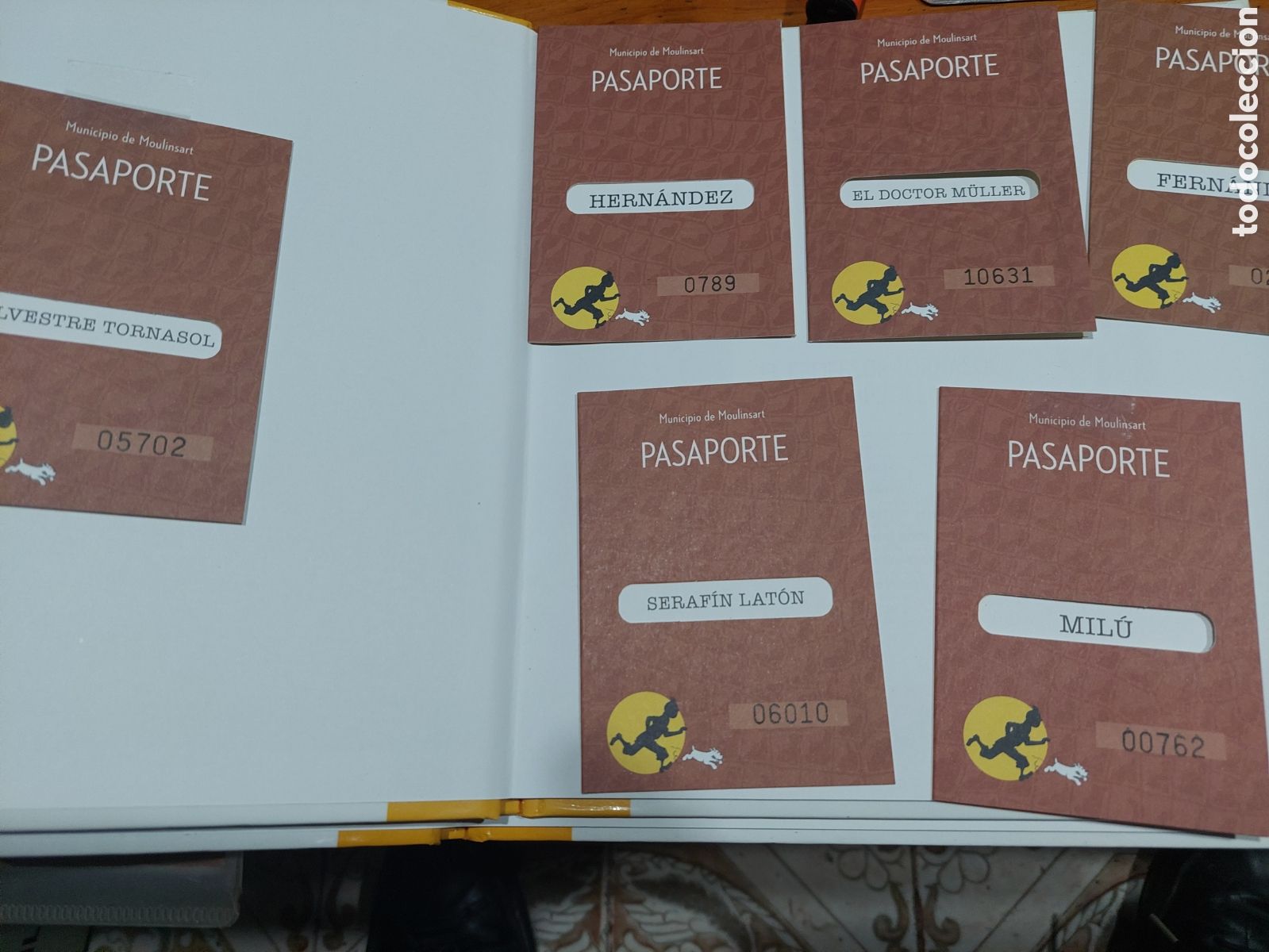 C&oacute;mics: Lote de Seis libros de la Colecci&oacute;n FIGURAS DE TINTIN con pasaportes - Foto 8
