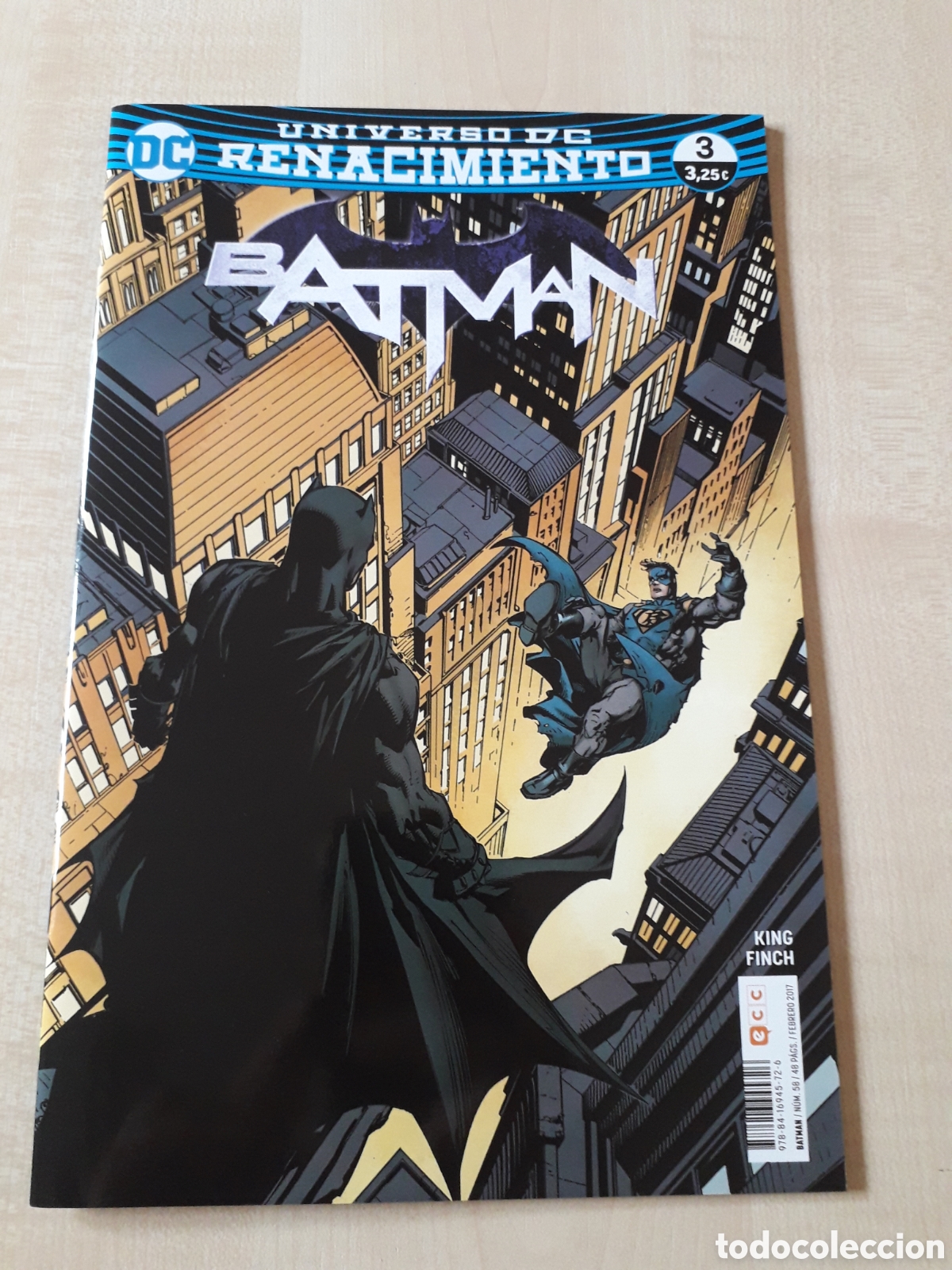 C&oacute;mics: Batman num 3. Universo DC Renacimiento. Excelente estado - Foto 1