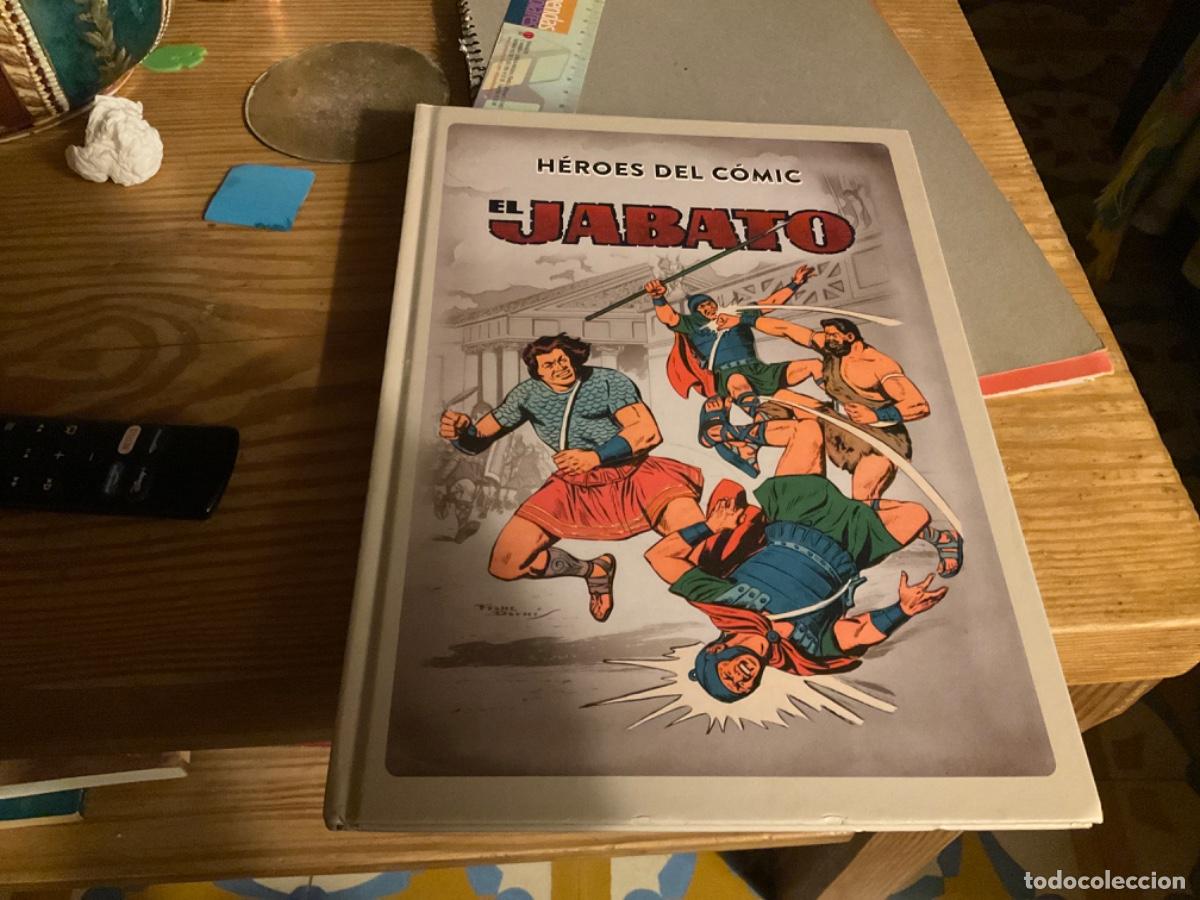 C&oacute;mics: H&Eacute;ROES DEL COMIC EL JABATO TOMO I PENGUIN RANDOM HOUSE - Foto 1