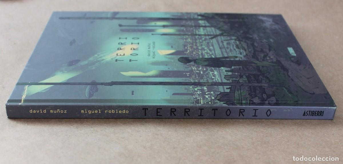 C&oacute;mics: TERRITORIO - David Mu&ntilde;oz - Astiberri ed. a&ntilde;o 2024 - como NUEVO - Foto 2
