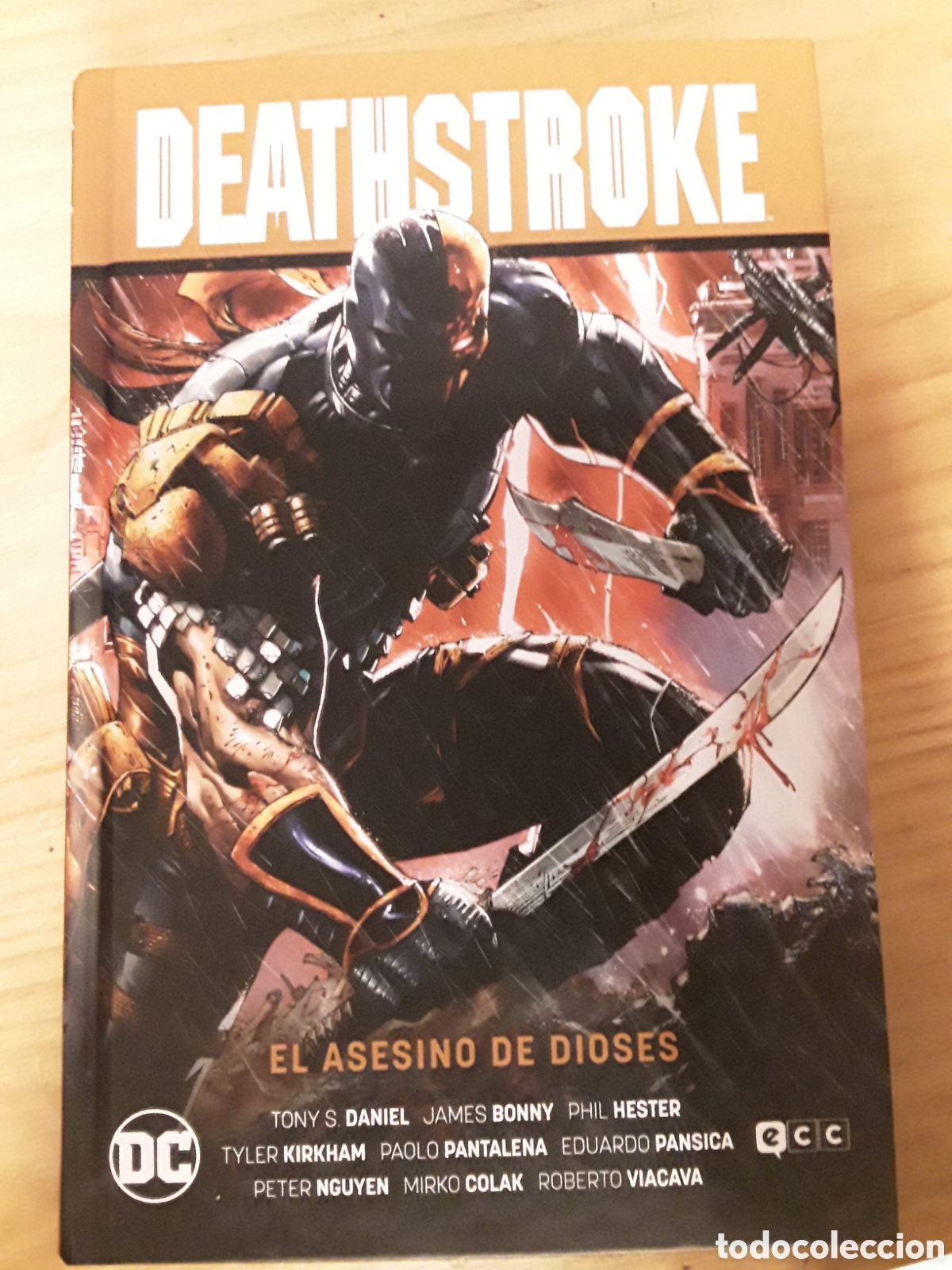 C&oacute;mics: Deathstroke: El Asesino de Dioses - ECC - Foto 1