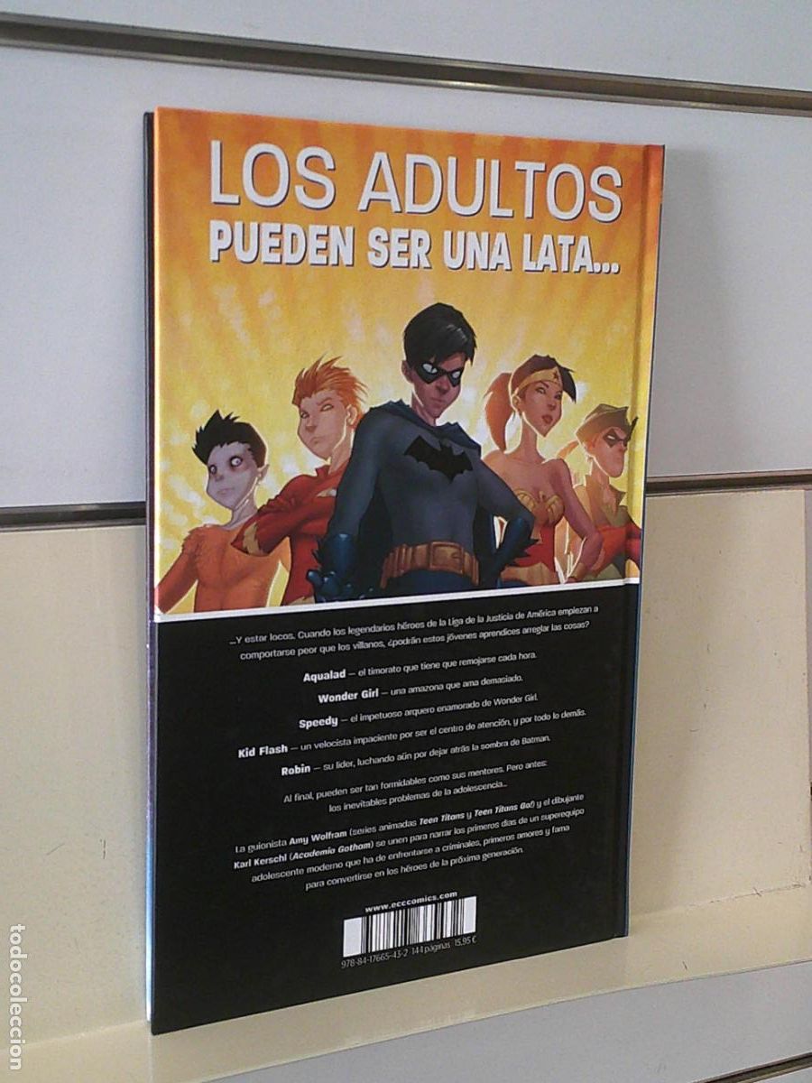 C&oacute;mics: JOVENES TITANES A&Ntilde;O UNO - ECC OFERTA (ANTES 15.95 EU.) - Foto 2