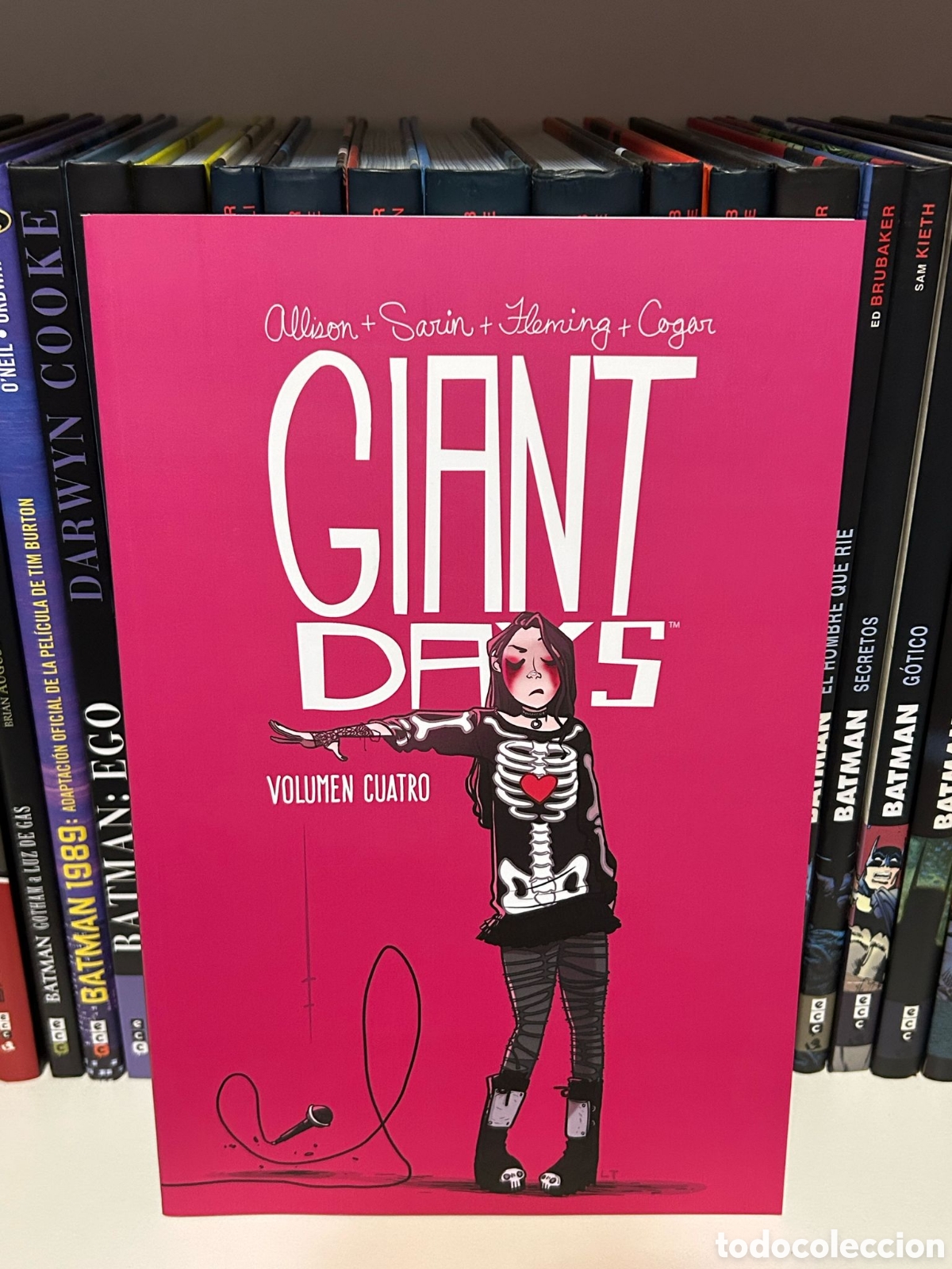 C&oacute;mics: GIANT DAYS VOL.04 (TAPA BLANDA-NUEVO) - Foto 1