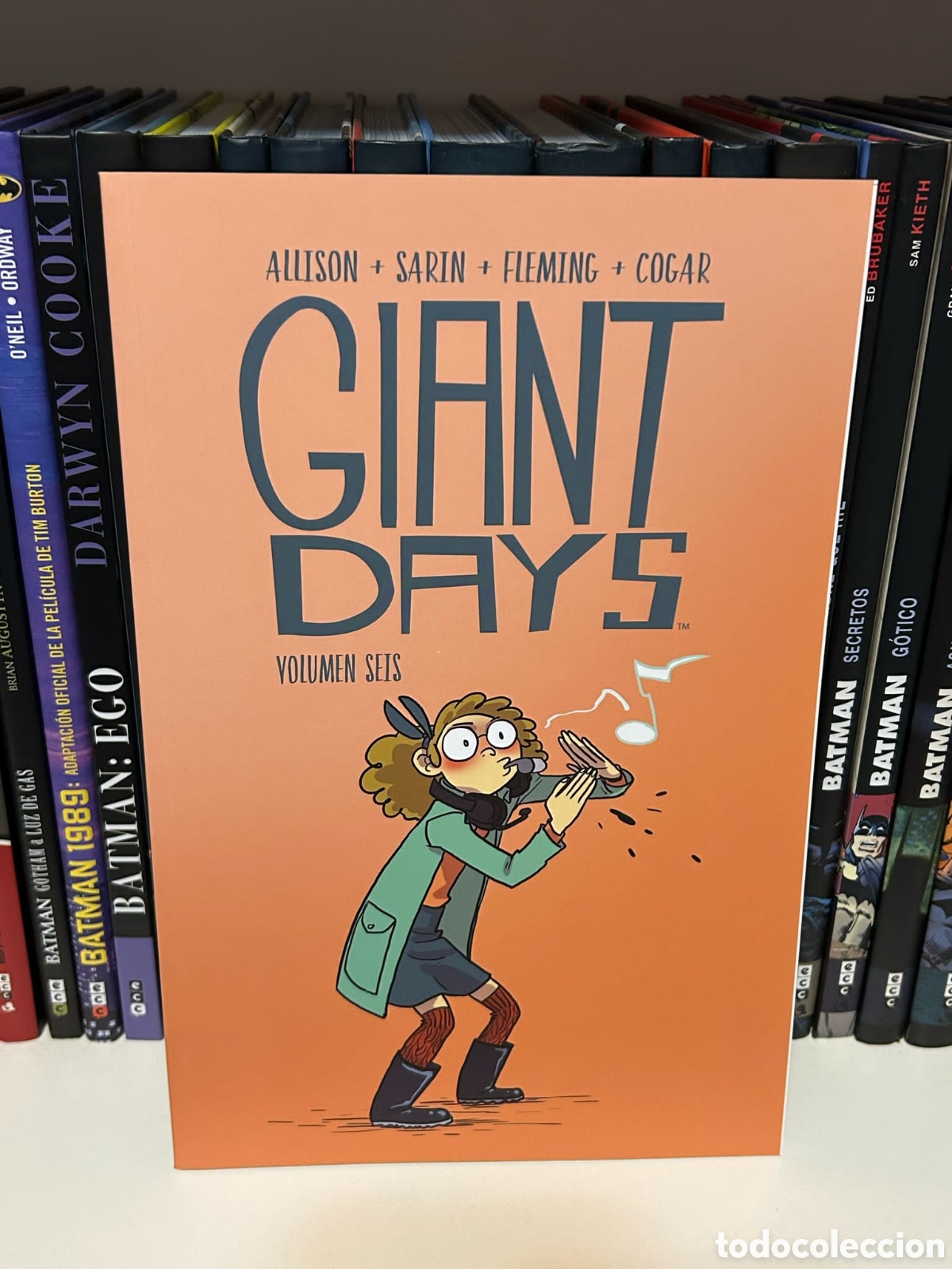 C&oacute;mics: GIANT DAYS VOL.06 (TAPA BLANDA-NUEVO) - Foto 1