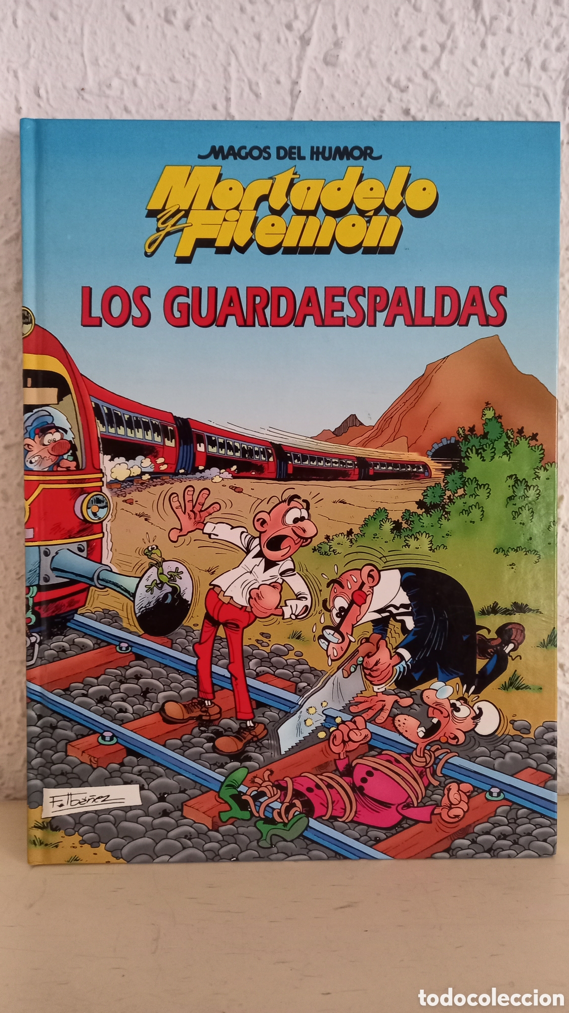 C&oacute;mics: Mortadelo y Filem&oacute;n. LOS GUARDAESPALDAS. Magos del Humor. Edic. CIRCULO DE LECTORES - Foto 1