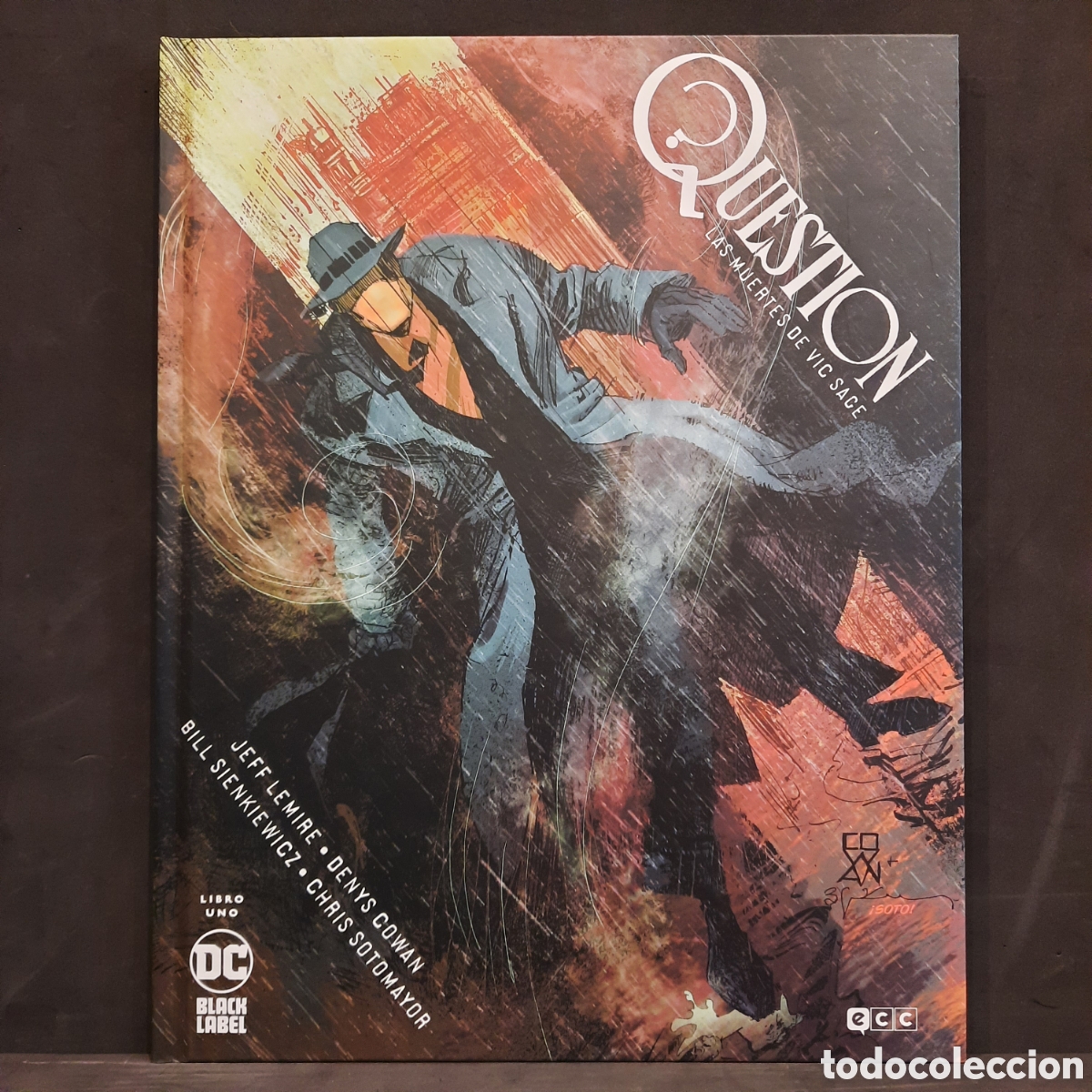 C&oacute;mics: QUESTION. LAS MUERTES DE VIC SAGE - Foto 1