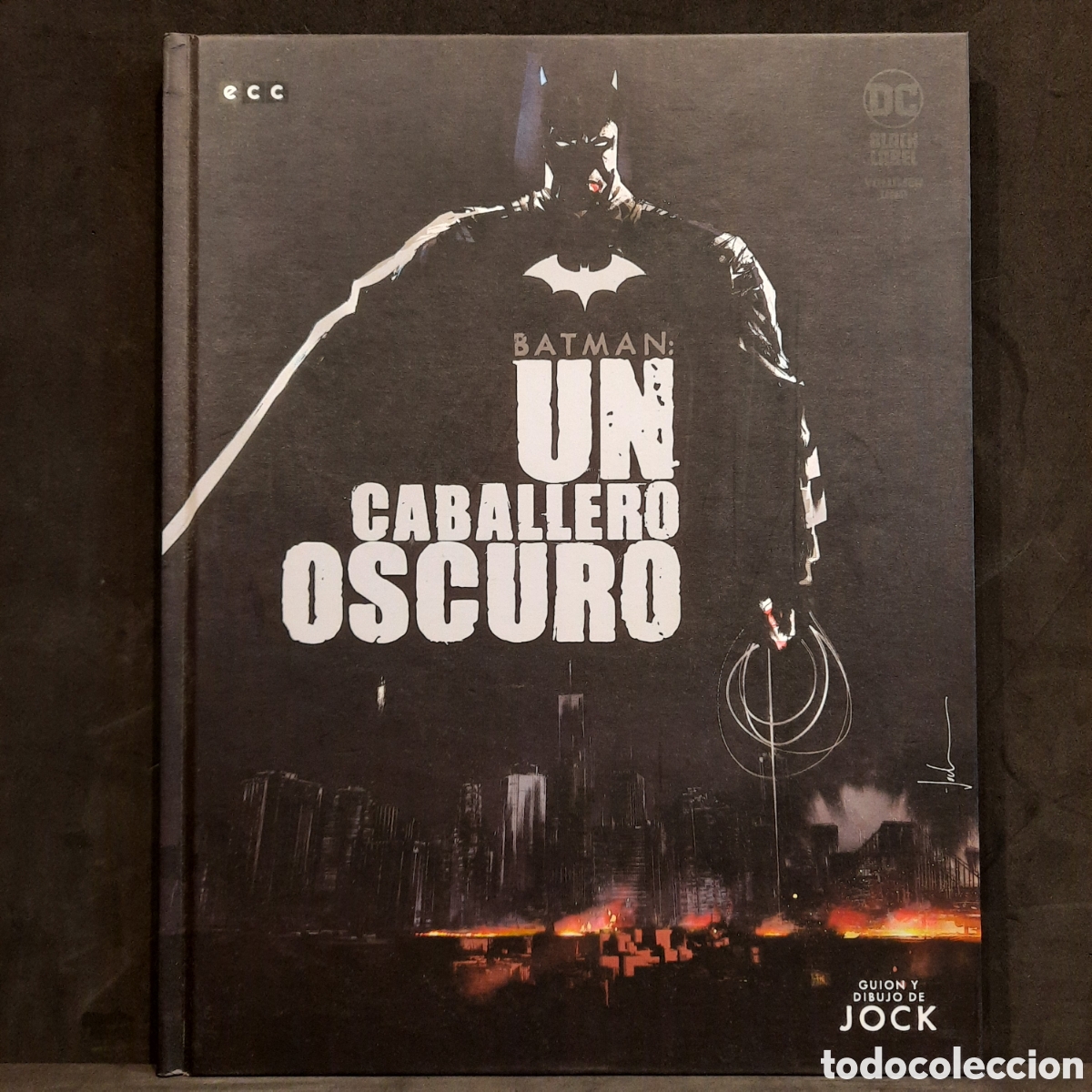 C&oacute;mics: BATMAN: UN CABALLERO OSCURO VOLUMEN UNO - Foto 1