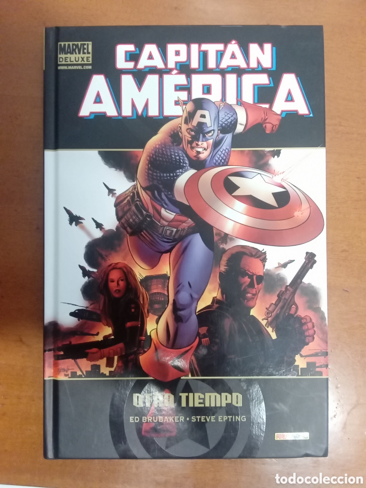 C&oacute;mics: Capit&aacute;n Am&eacute;rica. Otro tiempo. Marvel deluxe - Foto 1
