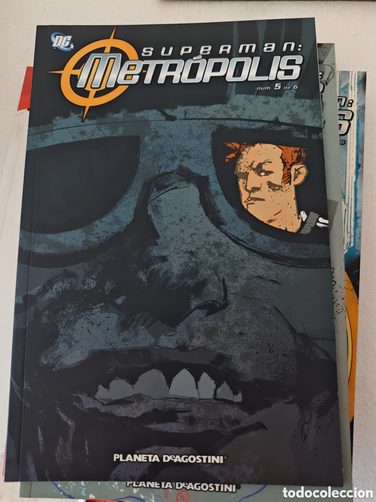 C&oacute;mics: SUPERMAN METROPOLIS Volumen 5 de 6 - Foto 1