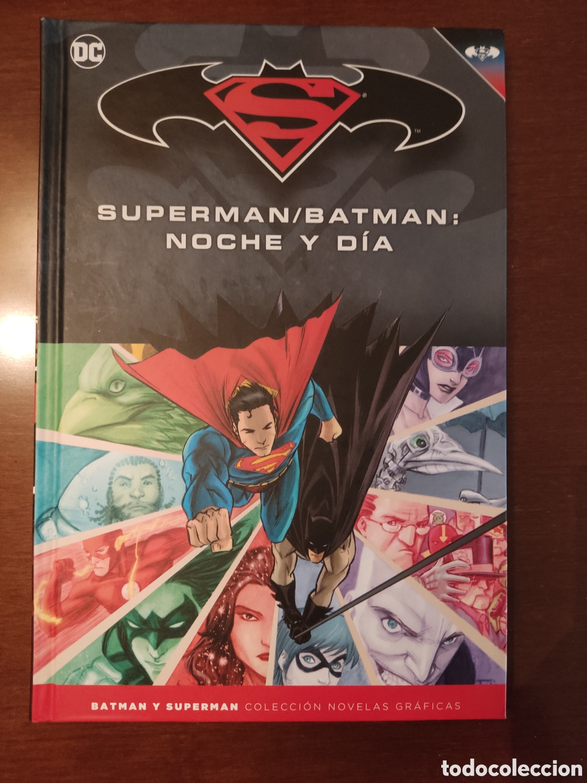 C&oacute;mics: Colecci&oacute;n Batman Superman 35 Noche y Dia - Foto 1