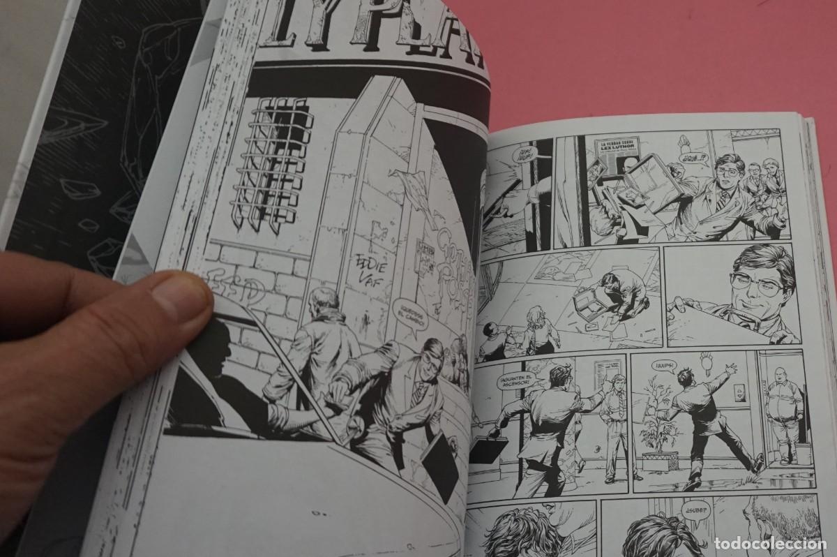 C&oacute;mics: 17C/ SUPERMAN - ORIGEN SECRETO / EDICION EN BLANCO Y NEGRO - ECC ED. - Foto 7