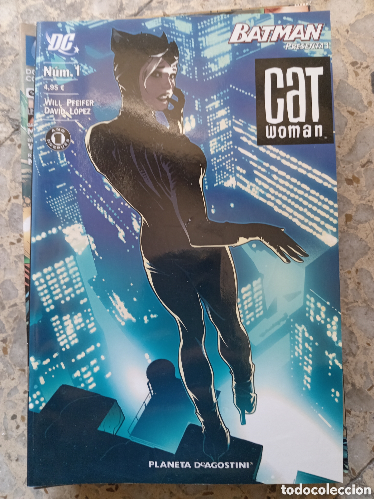 C&oacute;mics: BATMAN PRESENTA 1 CAT WOMAN N&ordm; 1 DC - Foto 1