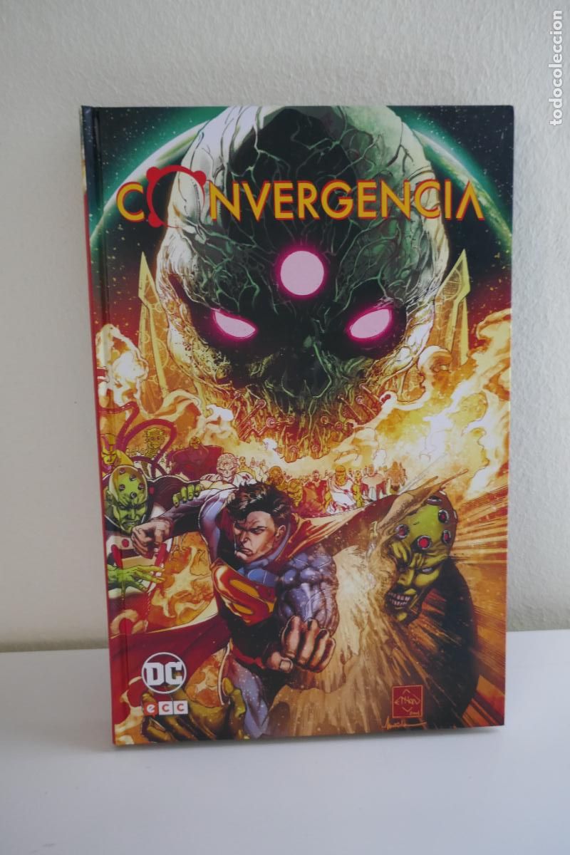 C&oacute;mics: CONVERGENCIA - DC - ECC - TAPA DURA - EXCELENTE ESTADO. - Foto 1