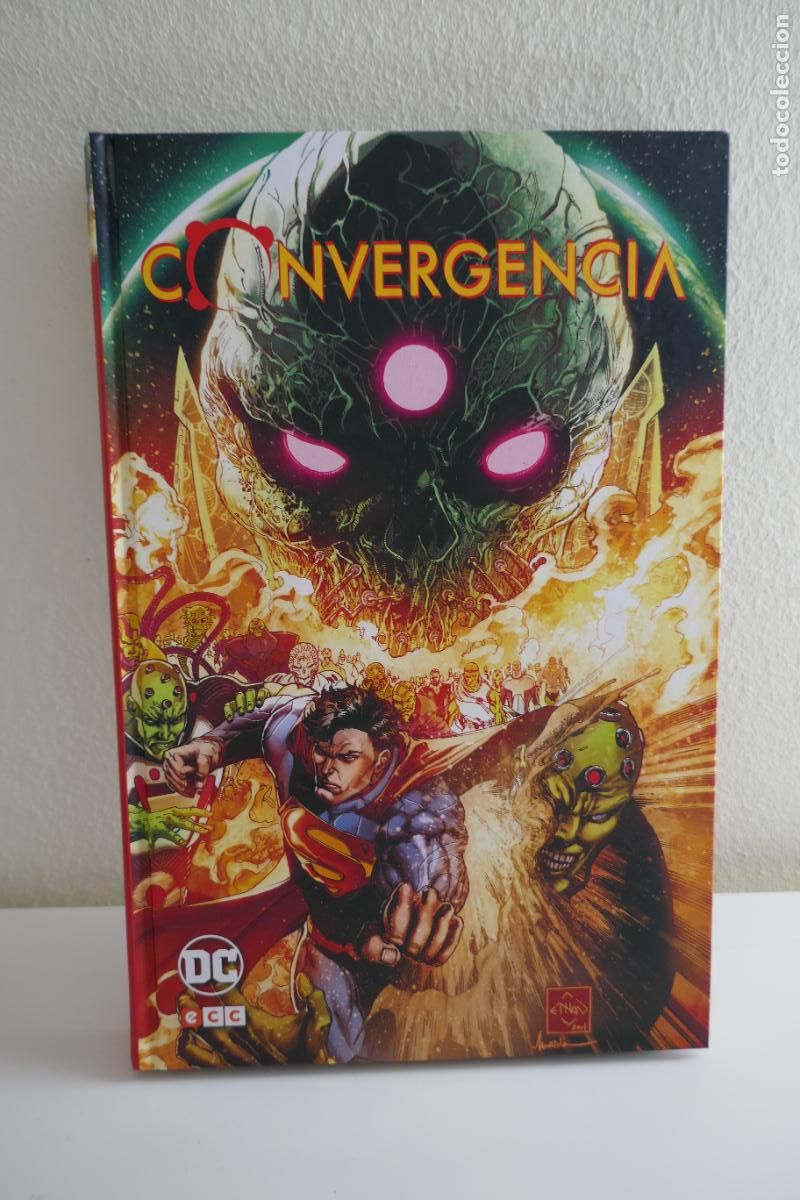 C&oacute;mics: CONVERGENCIA - DC - ECC - TAPA DURA - EXCELENTE ESTADO. - Foto 1