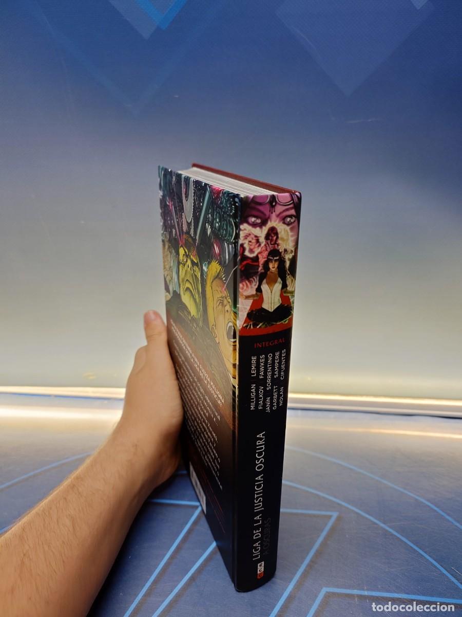 C&oacute;mics: C&oacute;mic: Liga de la Justicia Oscura. A Oscuras. ECC Ediciones. - Foto 4