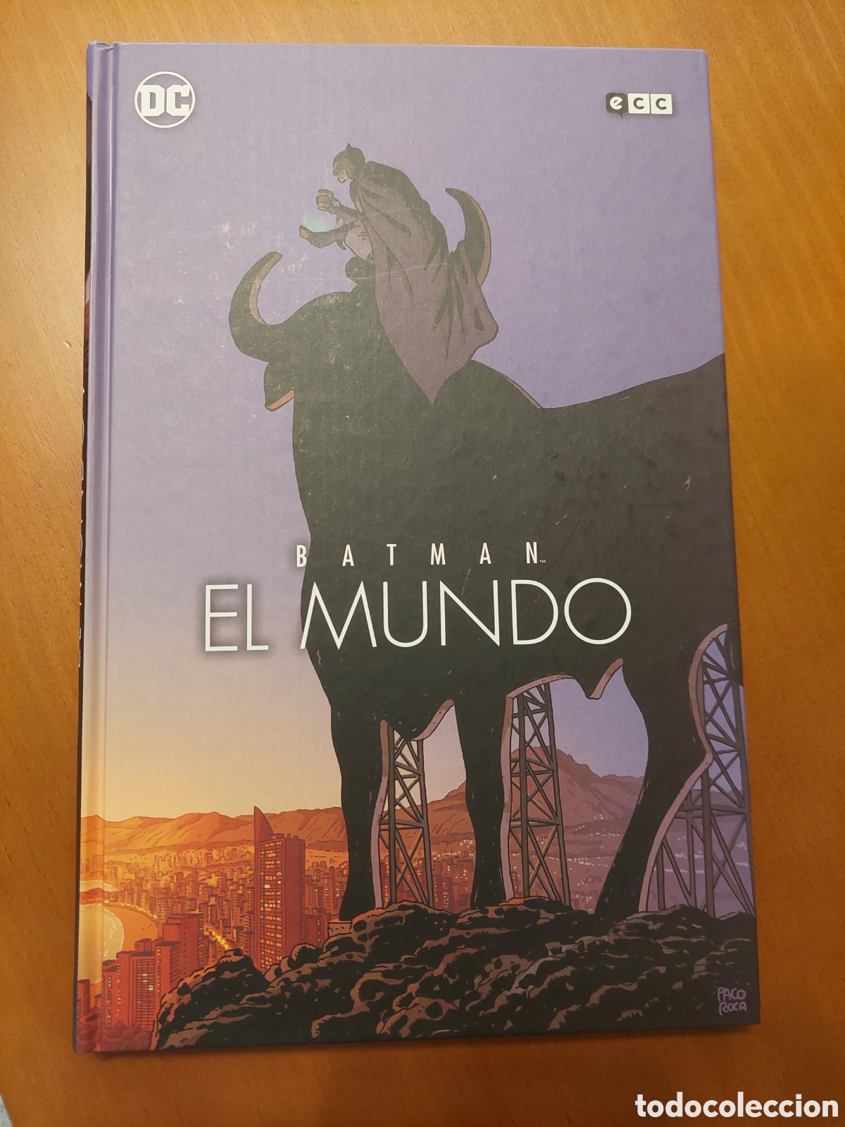C&oacute;mics: BATMAN: EL MUNDO. Tomo ECC EDICIONES - Foto 1