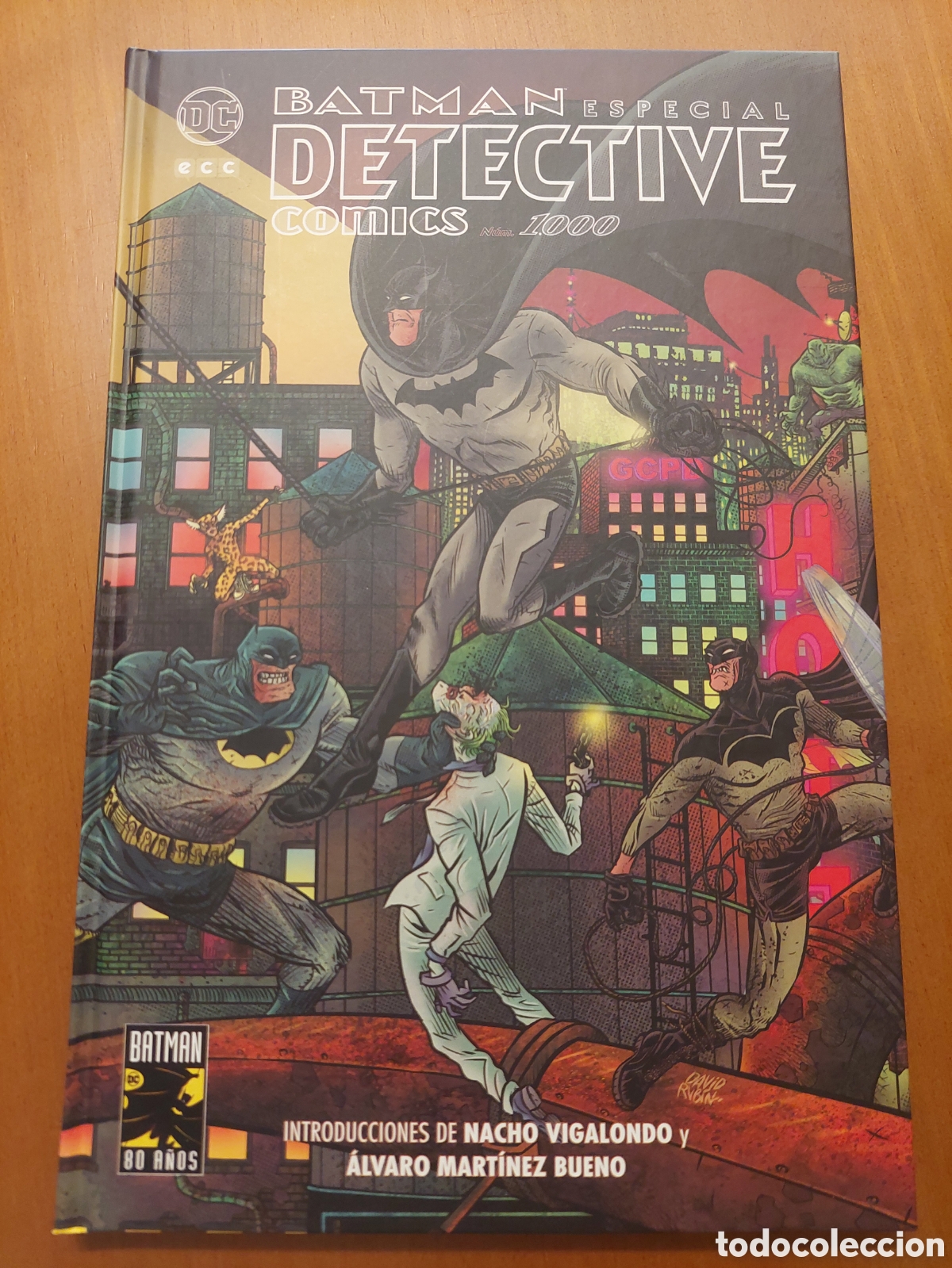 C&oacute;mics: BATMAN: ESPECIAL DETECTIVE COMICS N&Uacute;M 1000 - Foto 1